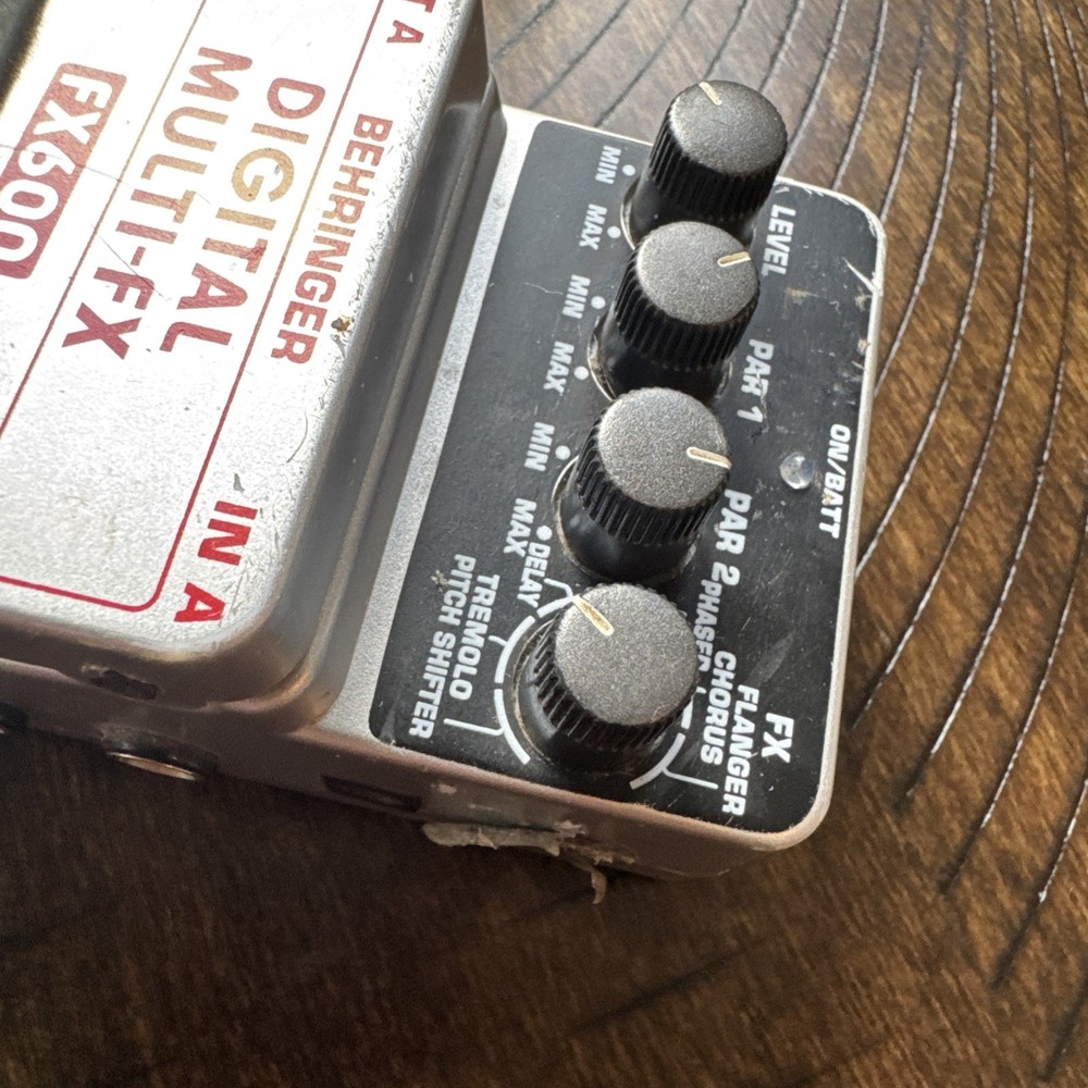 Behringer Digital Multi-FX FX600 Multi-Effects Guitar Effect Pedal Germany LED