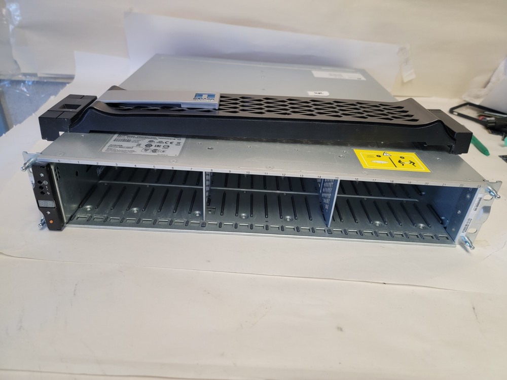 NetApp NAJ-1001 Modular SAN Array - No HDD's or Caddy's