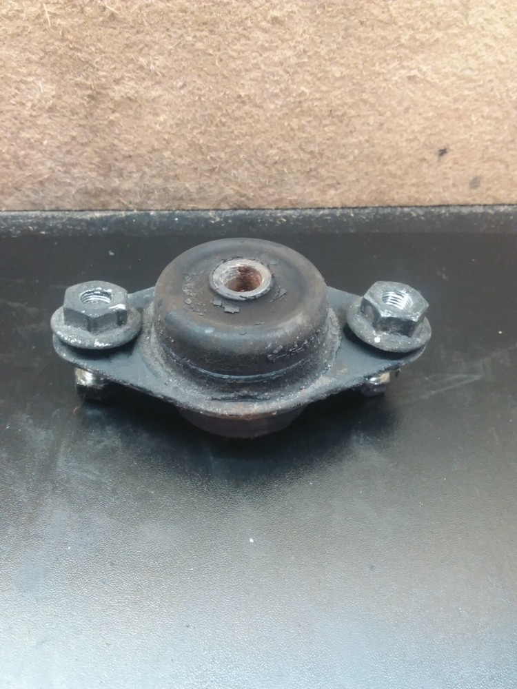 2007 07-11 Harley Davidson Electra Glide FLHT Bottom Lower Motor Engine Mount