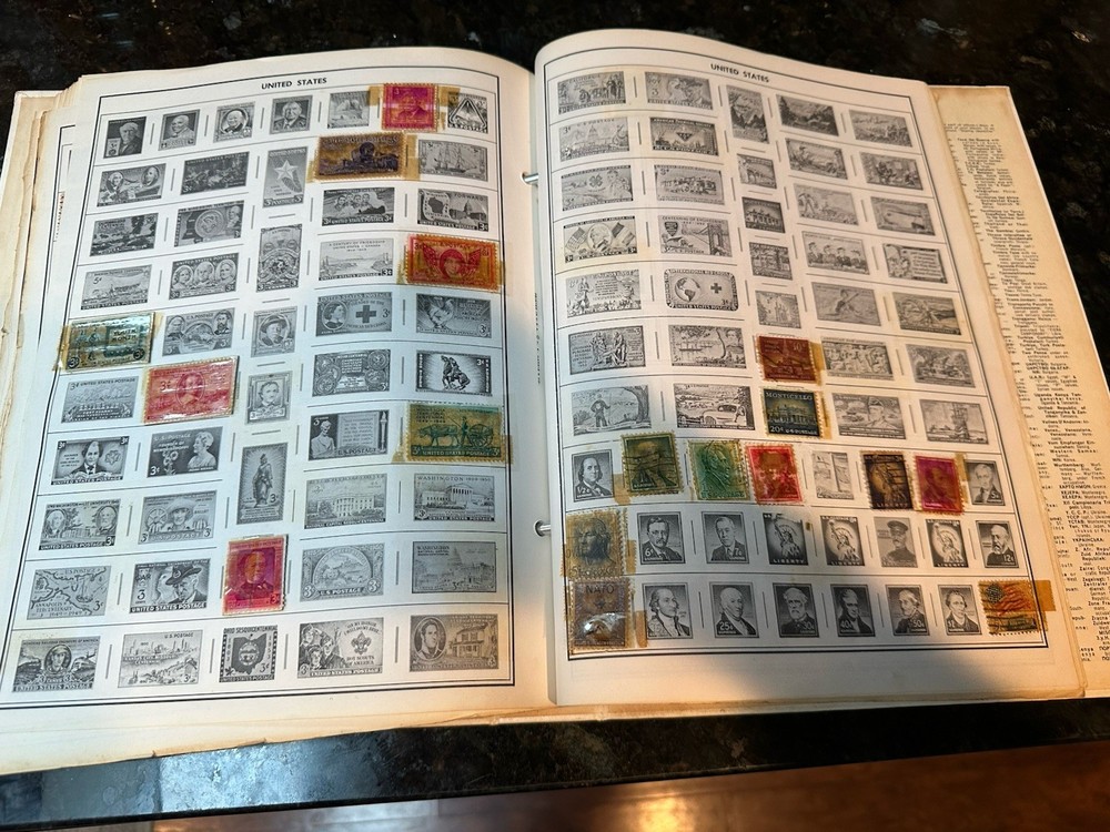 VTG 1977 Traveler Stamp Album With Many Stamps.