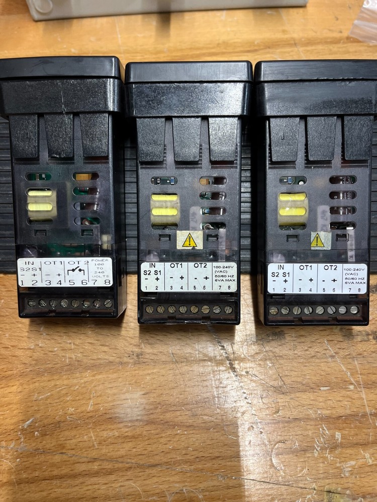 Watlow 935A-1CC0-000G Temperature Controller