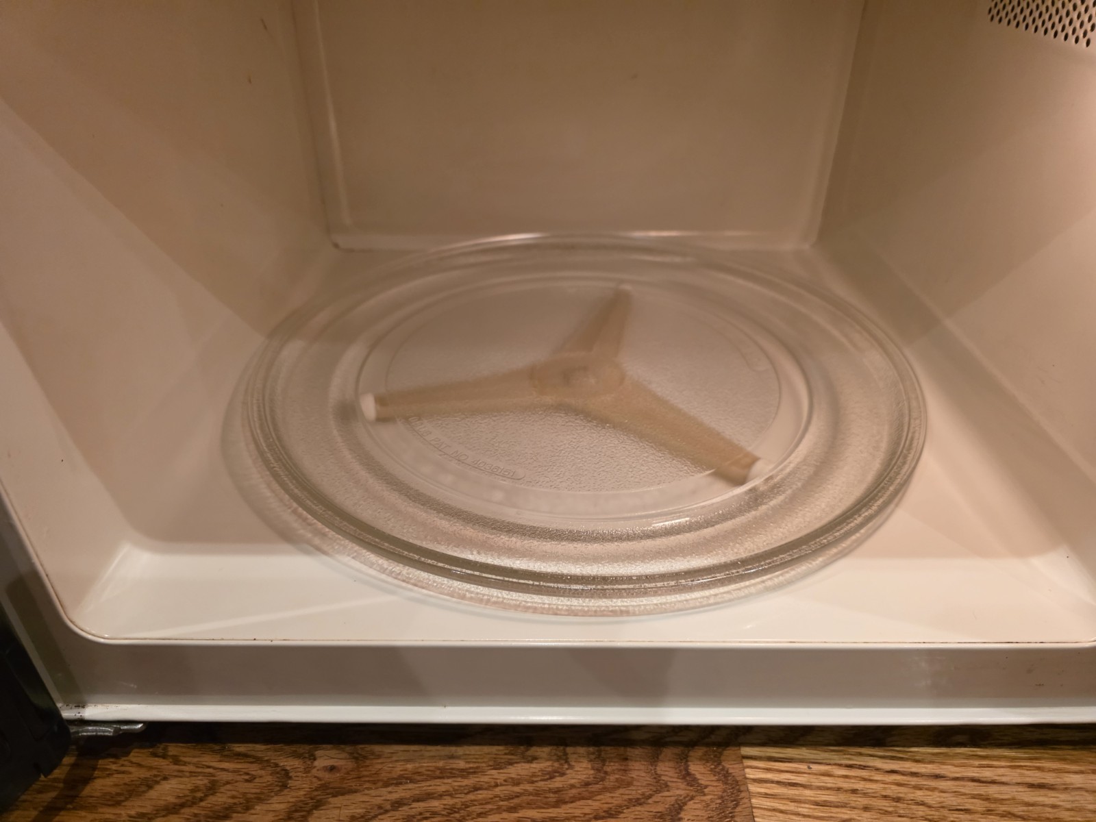 Vintage Sharp Carousel Microwave Oven Model R-4A70 1988 Faux Wood Grain CLEAN