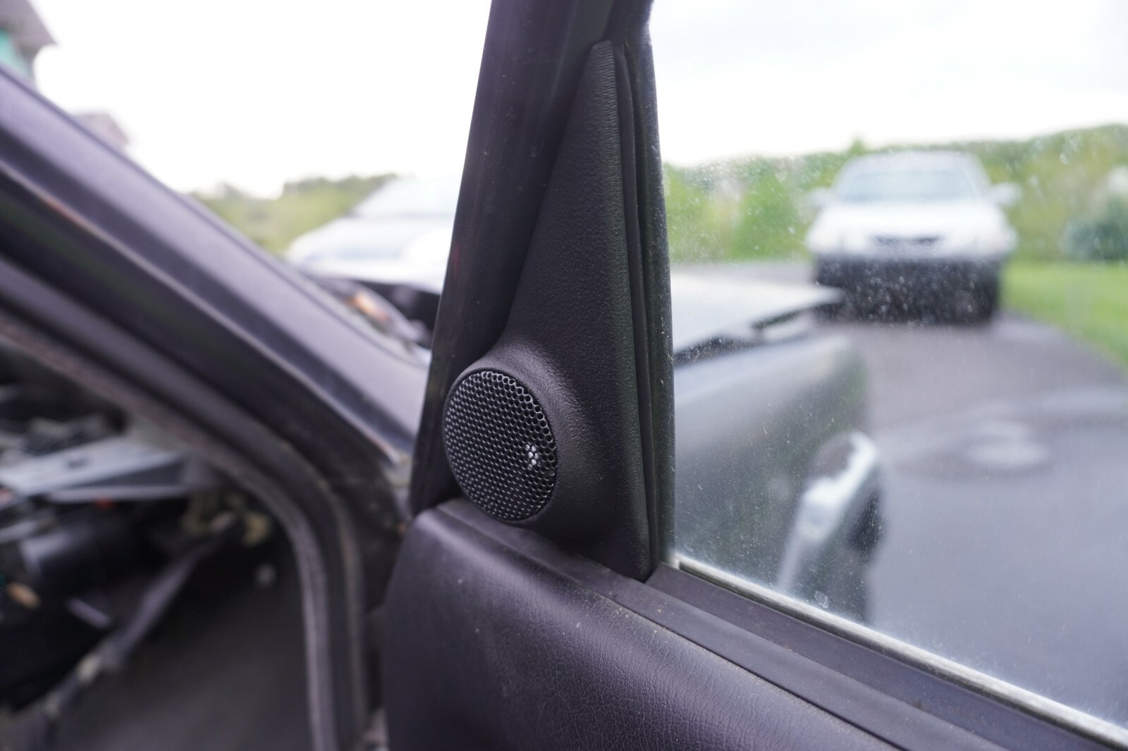 New BMW E30 Tweeter Door Speaker Housings Pair Tweeters