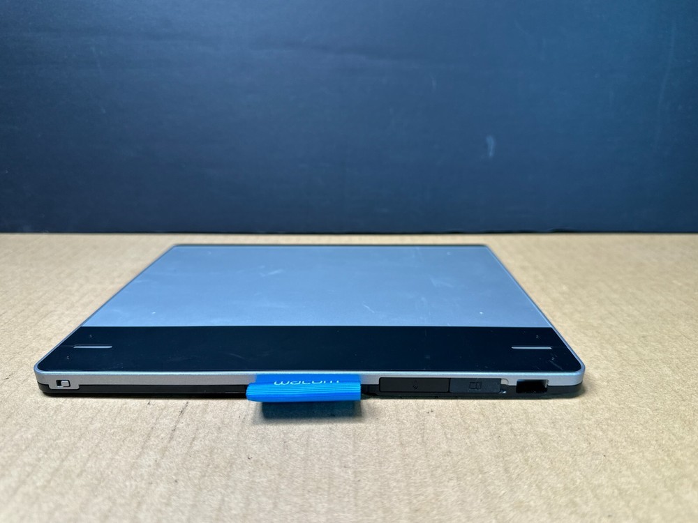 Wacom CTH-480 Intuos Small Creative Touch Tablet Ships Fast!!!