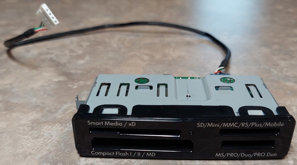HP Pavilion Front Panel Multimedia Card Reader w/Cable 504857-001