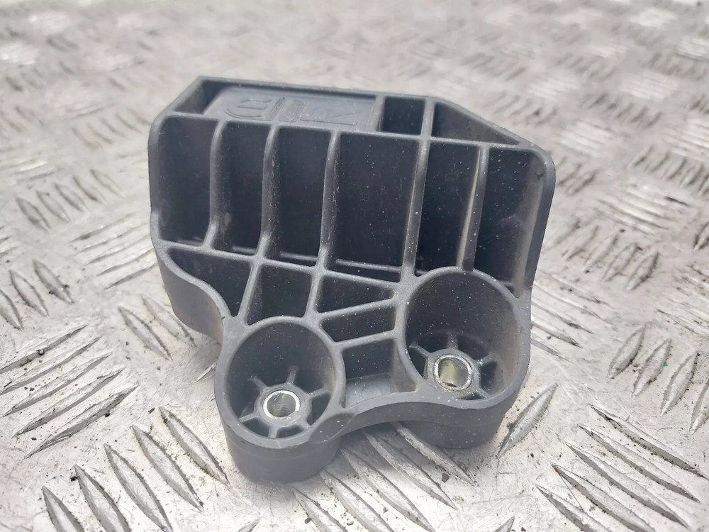 FIAT TIPO RADIATOR MOUNT BRACKET RIGHT DRIVER SIDE 2017