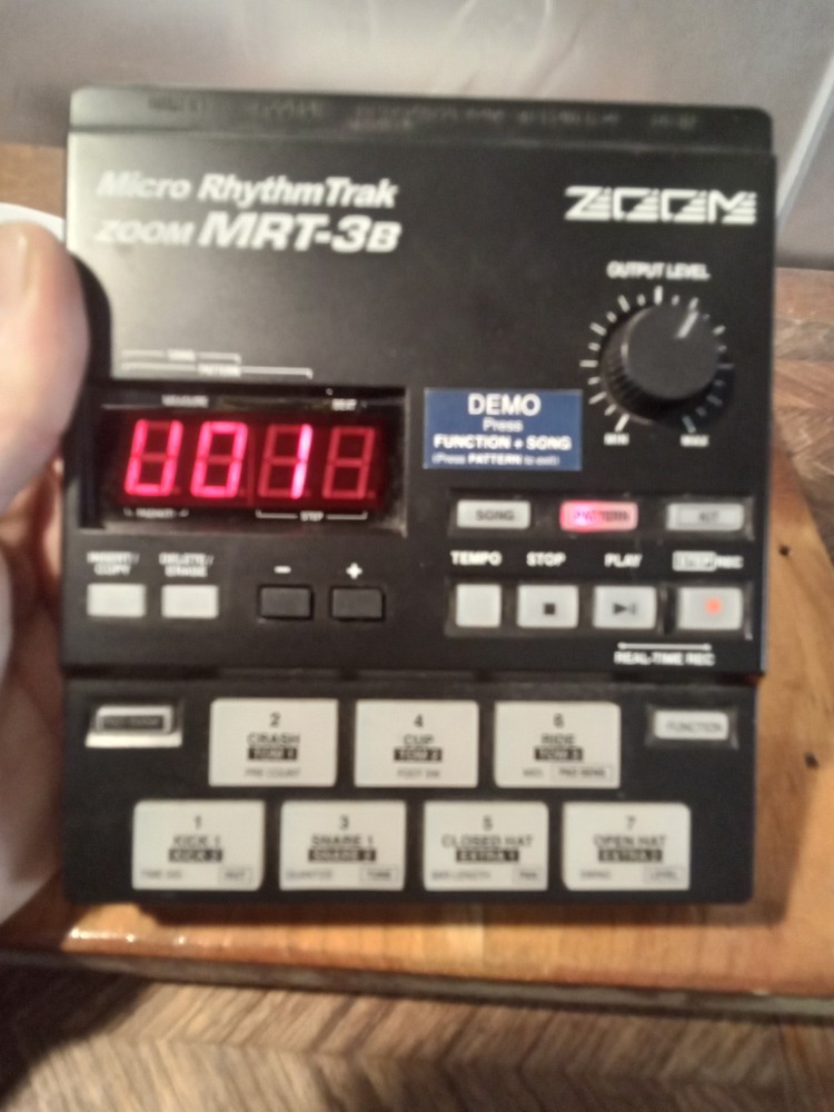 ZOOM MRT-3B Micro Rhythm Trak Drum Machine Electronic Sequencer Beat Loop midi