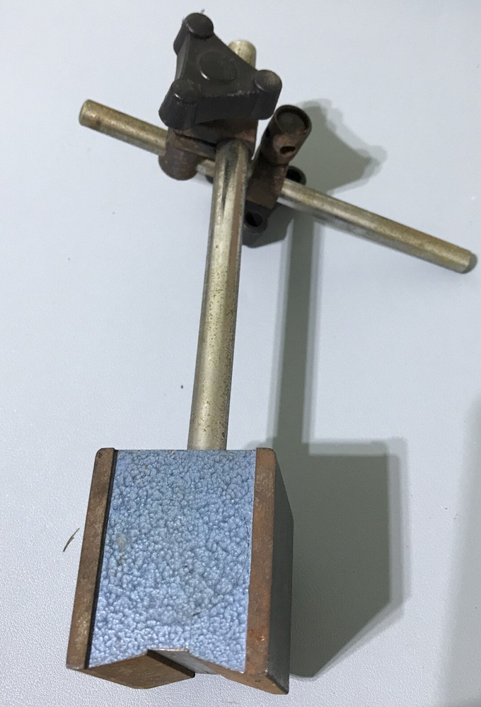 Central Tools Magnetic Base w On/Off Switch