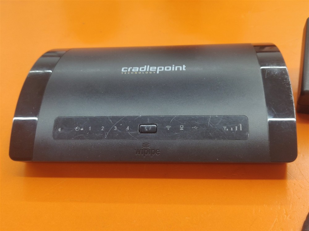 ⭐️⭐️⭐️⭐️⭐️ CradlePoint MBR95 Black Wireless Router & Power Adapter Bundle