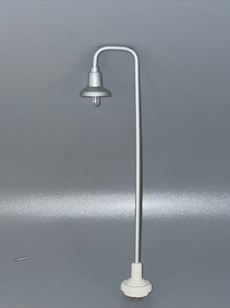 g scale plug in street lamp/light