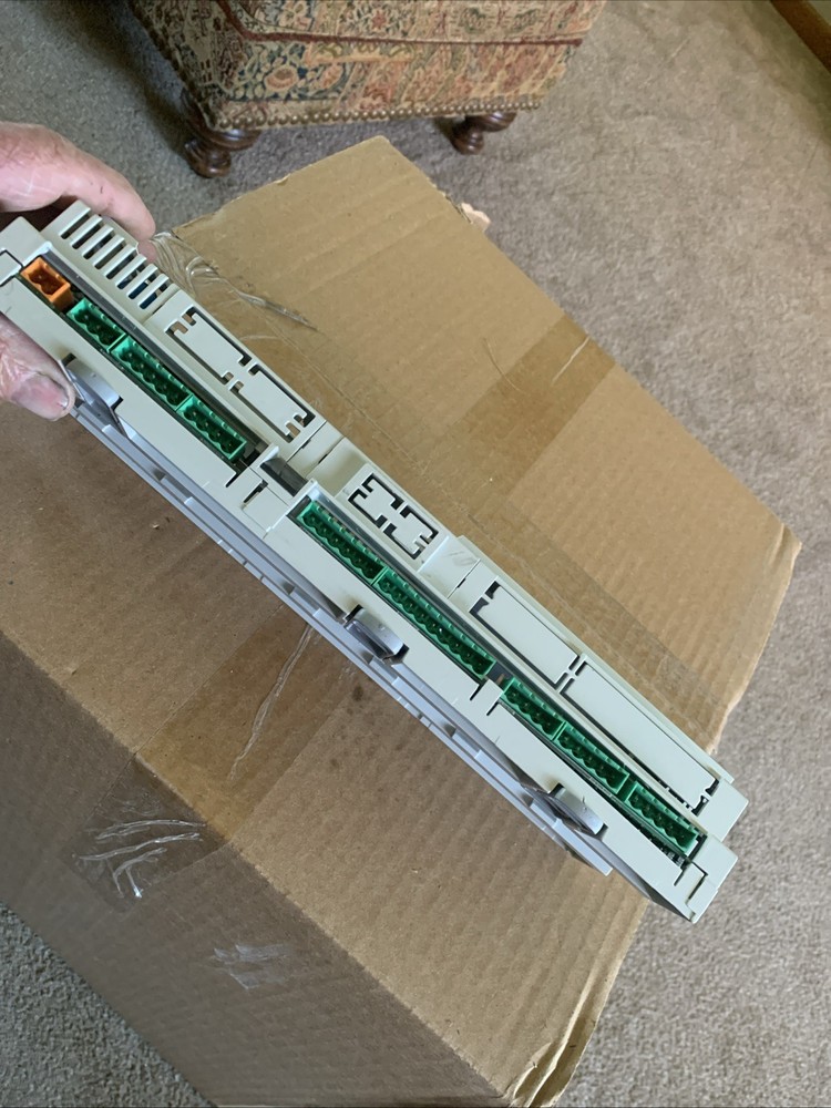 CAREL PCO5000000AM0 Programmble Controller rev1.614, Parts