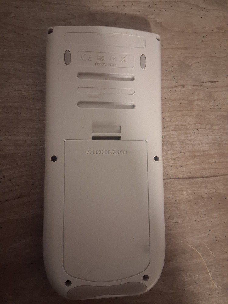 TEXAS INSTRUMENTS GRAPHING CALCULATOR TI-84 PLUS SILVER EDITION - READ DESCRIPTI