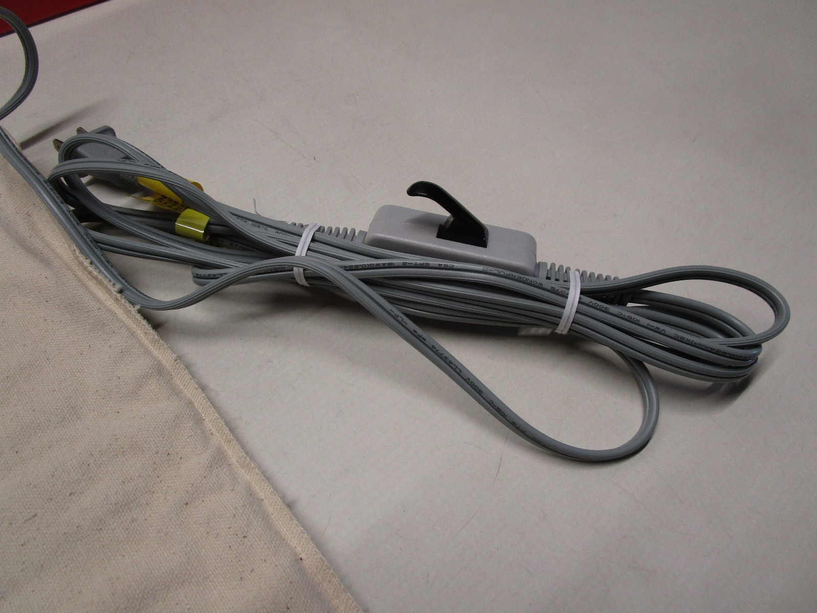 NEW ~ THERMOPHORE Moist Heating Heat Pack Pad Electric 056 Medium 14 x 14 Beige