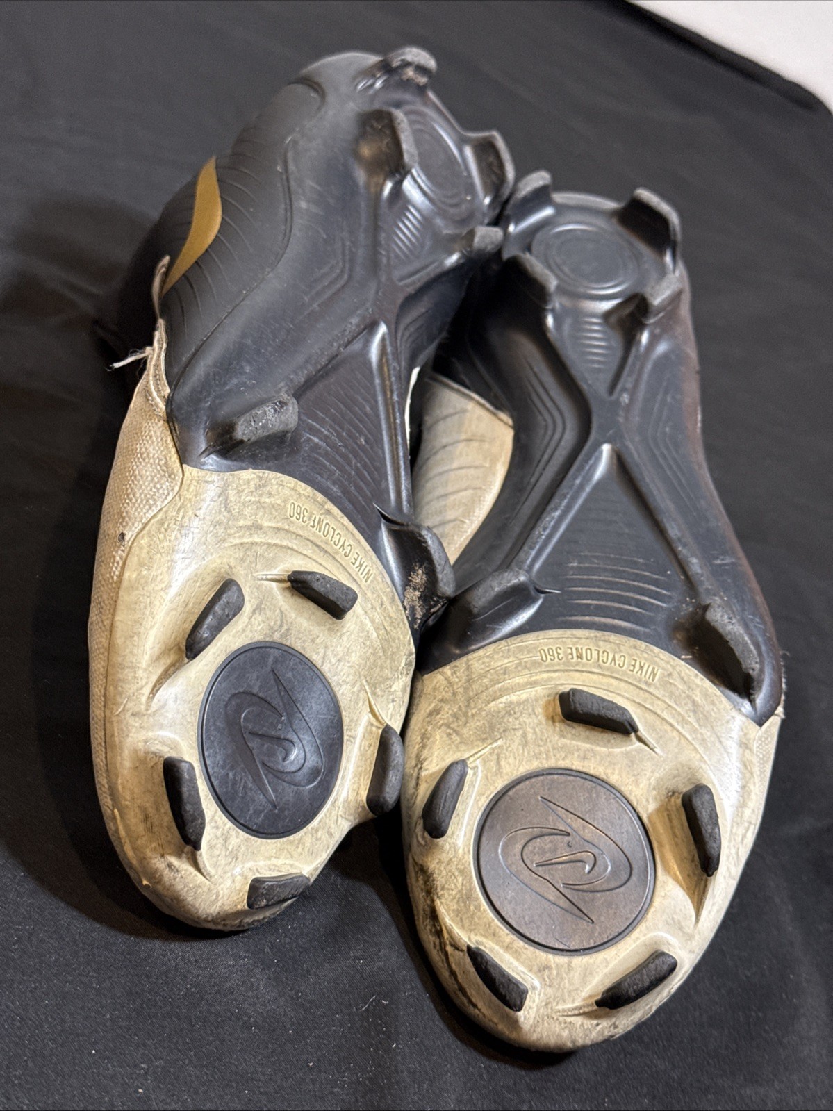 Nike Phantom Luna FG Soccer Cleats Black Gold Men’s 10