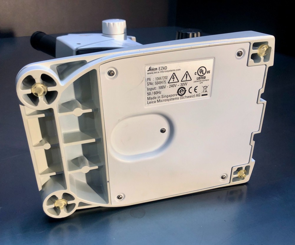 Leica EZ4 D Stereo Microscope with variable control lighting