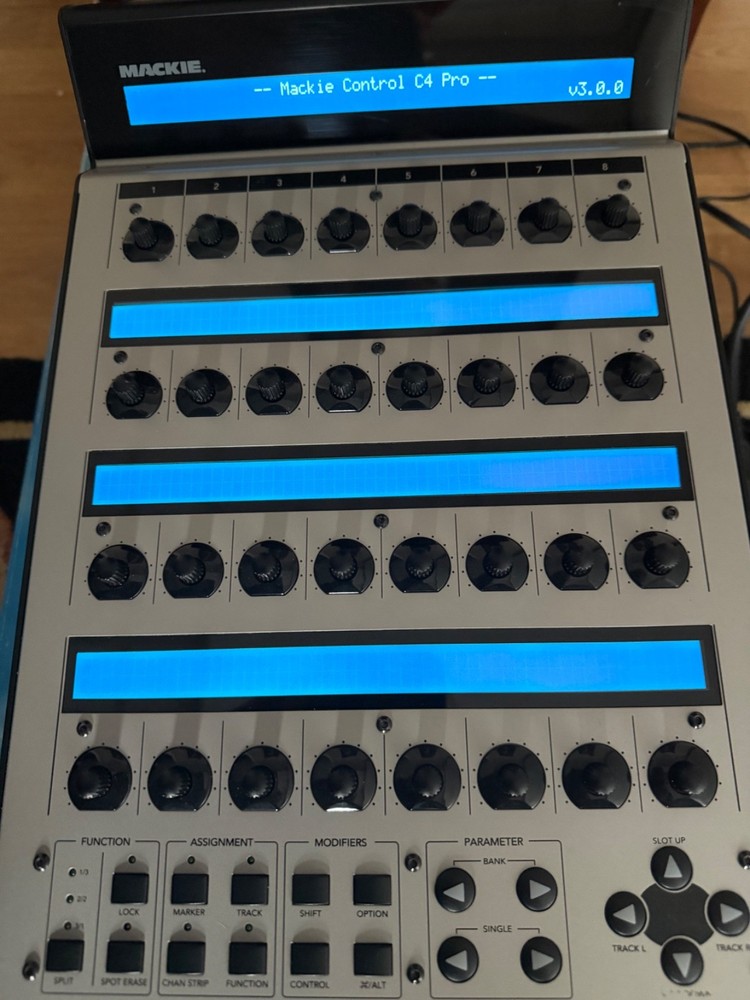 Mackie C4 Pro
