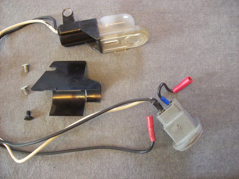 Singer Touch & Sew 620 Sewing Machine Light Socket Unit with Switch & Misc Parts