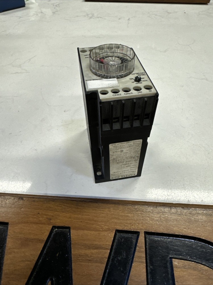 Siemens Time Delay Relay TRM311G40 NOS