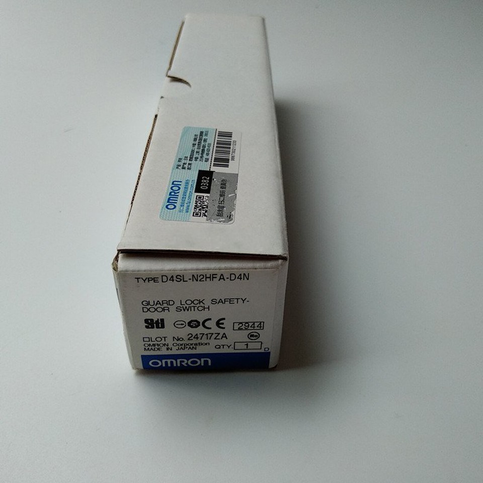 Omron D4SL-N2HFA-D PLC Door Switch Unit Automation