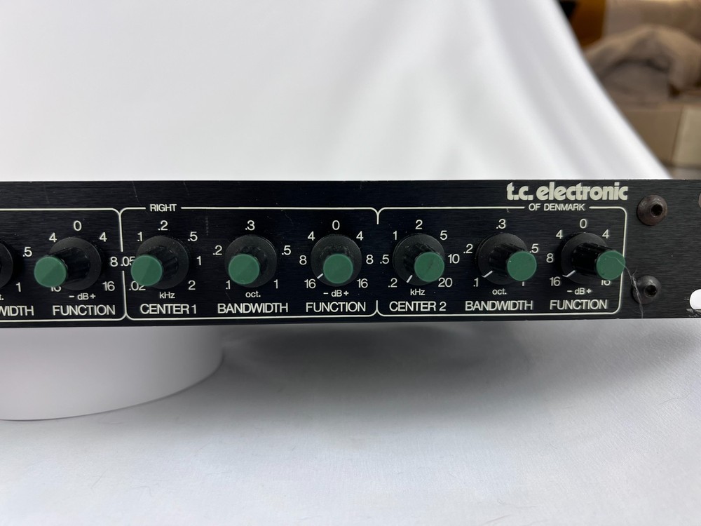 TC Electronic TC 1220 Parametric Equalizer/Feedback Suppressor – Pro Audio Gear