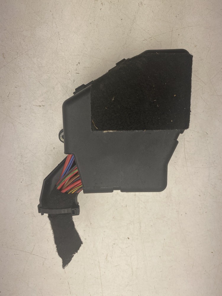 2004-2006 Audi A8L Fuse Box OEM.