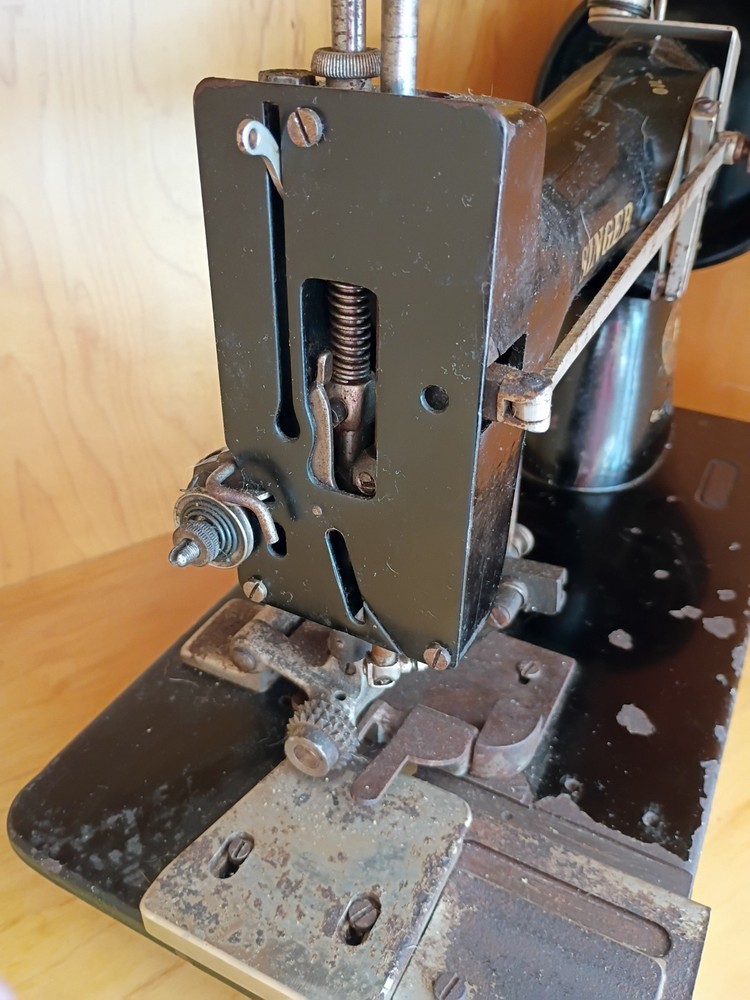 Singer 32-48 Industrial Sewing Machine