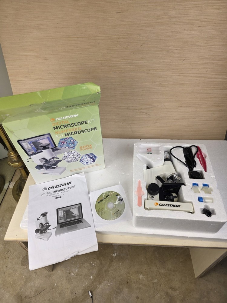 Celestron Digital Microscope Kit Model 44320 600X