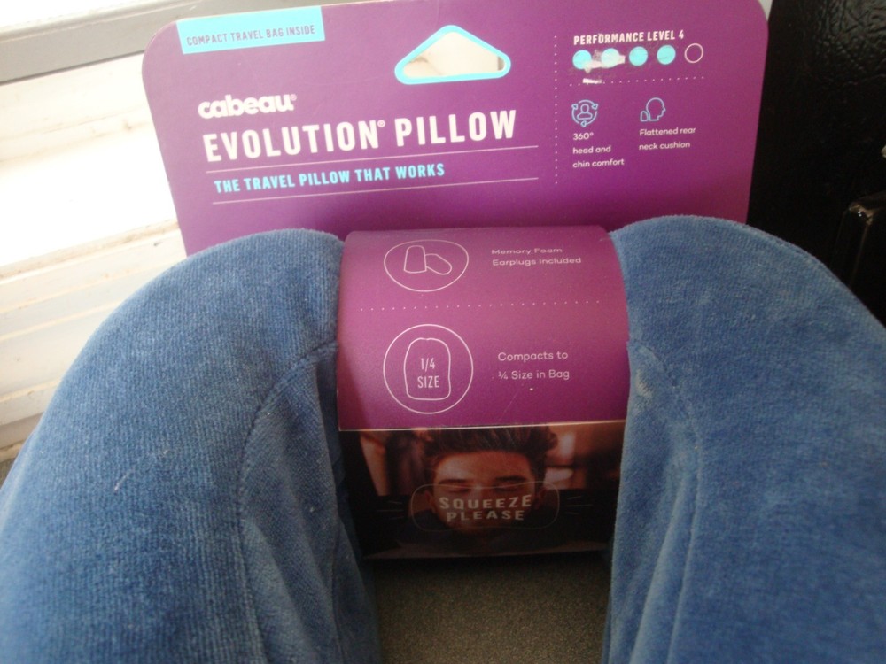 NEW CABEAU EVOLUTION COMPACT TRAVEL PILLOW MEMORY FOAM CORE PERFORMANCE LEVEL 4