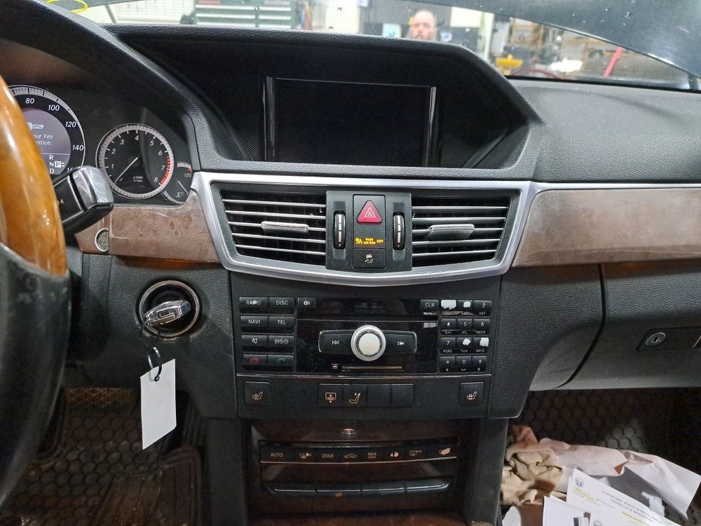 2010 E350 Display Screen Sku#4256601