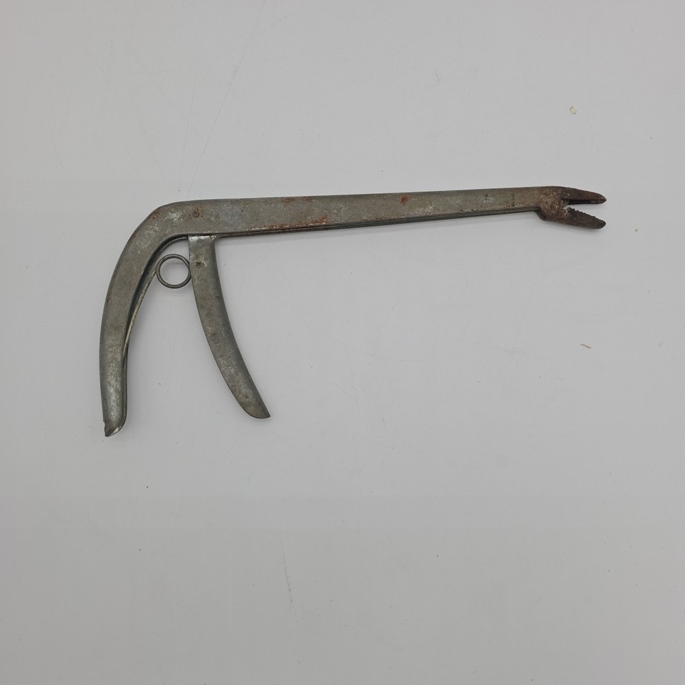 Baker Mfg. Co HookOut Fish Hook Removal Tool Vintage