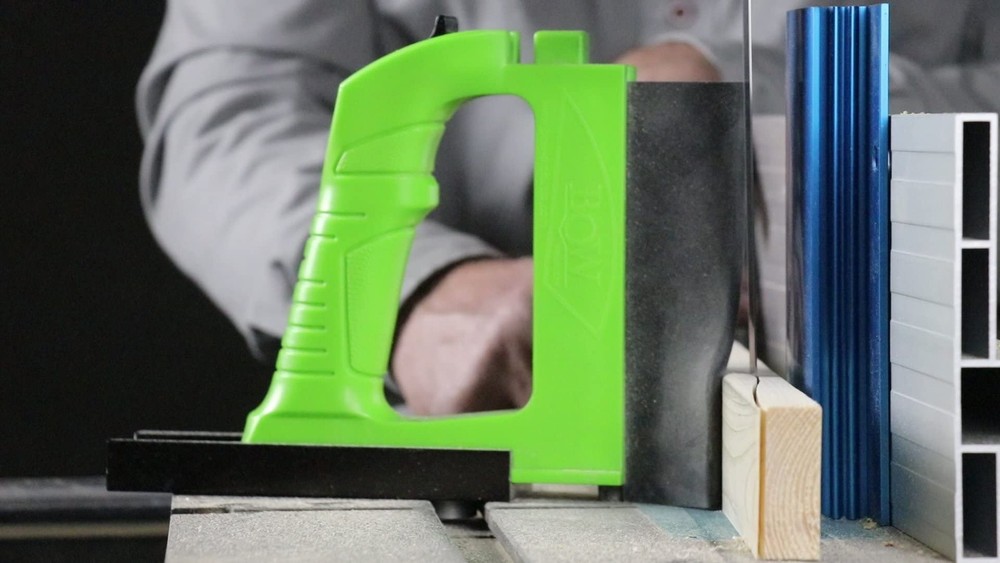 GuidePRO Green Saw Precision Cutting Tool with Adjustable Silicone Feather