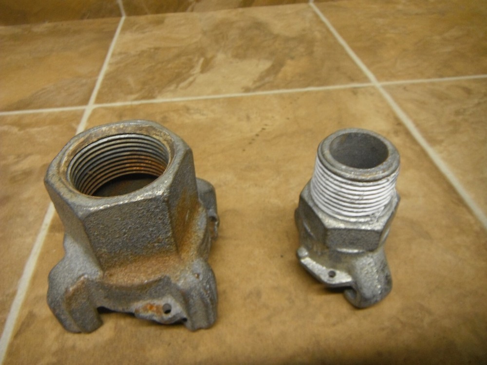 Threaded Tank Coupler Set / 1-1/4" FNPT Sandblast Cast Iron - Used