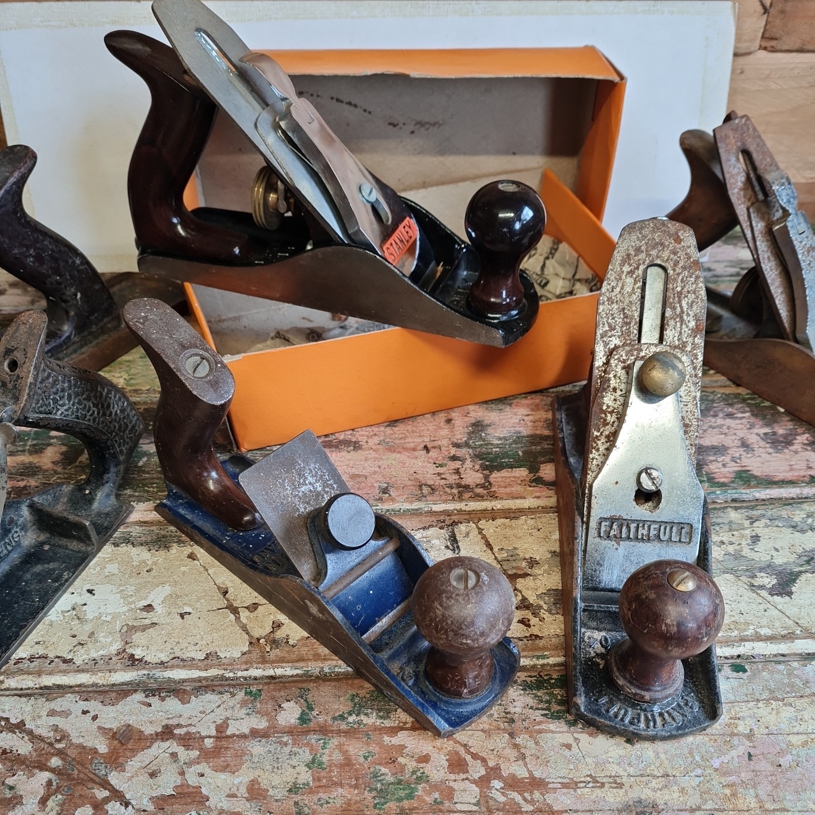 Job Lot 2 (x6 ) of woodworking Carpentry Planes stanley & record workshop