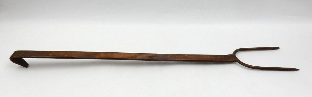 ANTIQUE SOLID COPPER HAND-FORGED TOASTING FORK WITH CURVED HANGER HANDLE