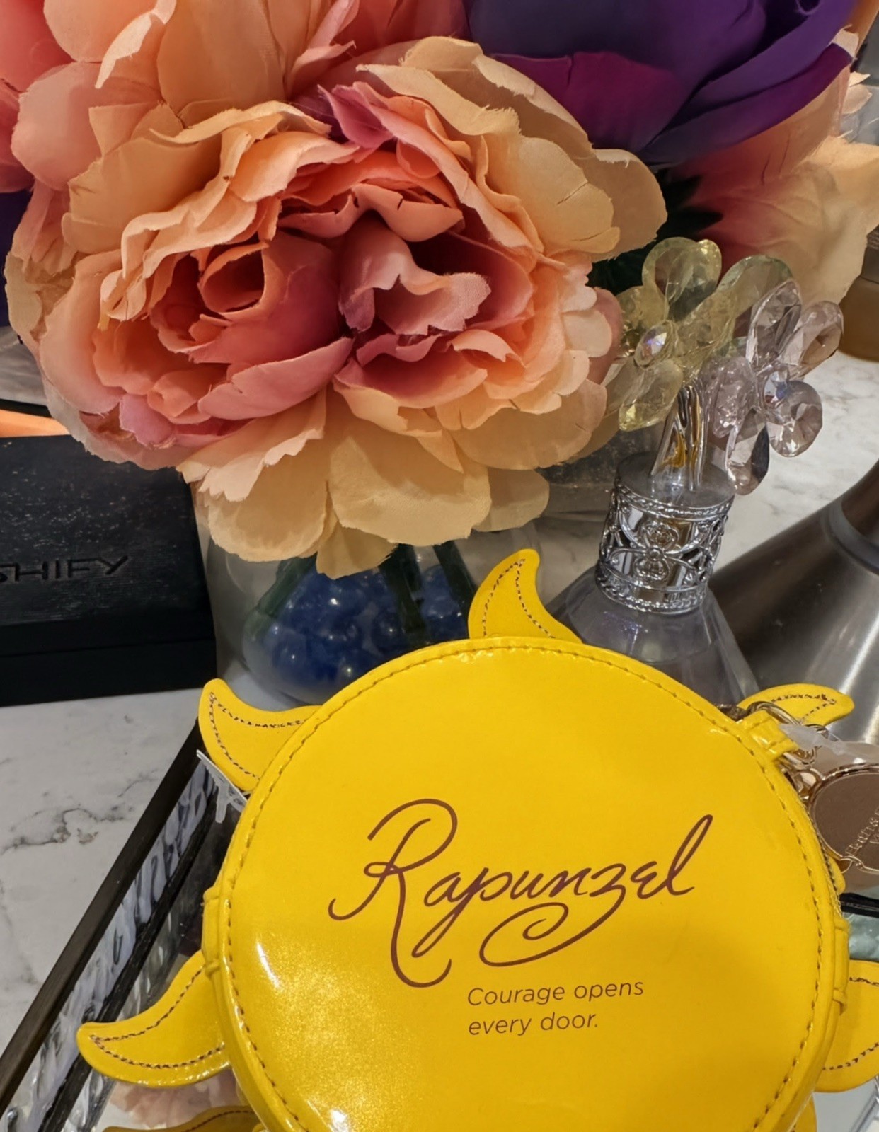 BATH AND BODY WORKS DISNEY PRINCESS RAPUNZEL FLOWER COIN PURSE NEW