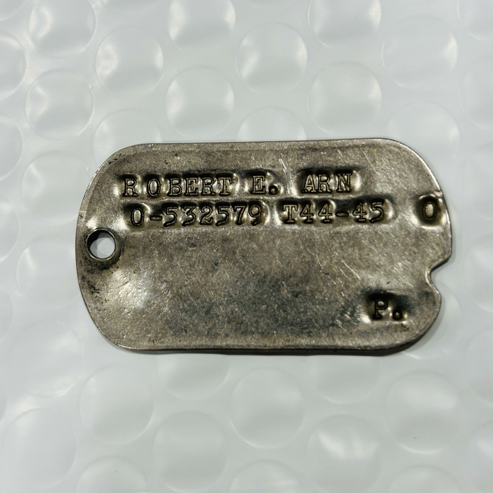 WW2 1944 USA Military Notched Single Dog Tag T44 - 45 Robert E Arn