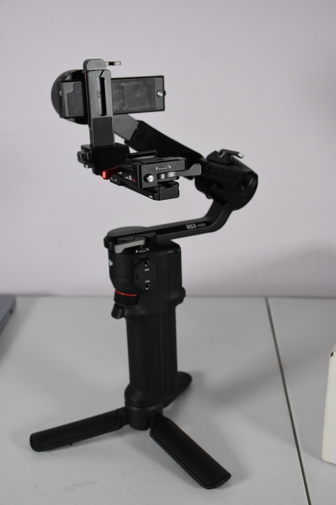 DJI RS 3 Mini Camera Gimbal 3-Axis Stabilizer - Complete