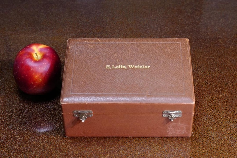 Leitz Universal Rotating Stage UT4 Transmitted Polarizing 4-Axis SN1892 From JP