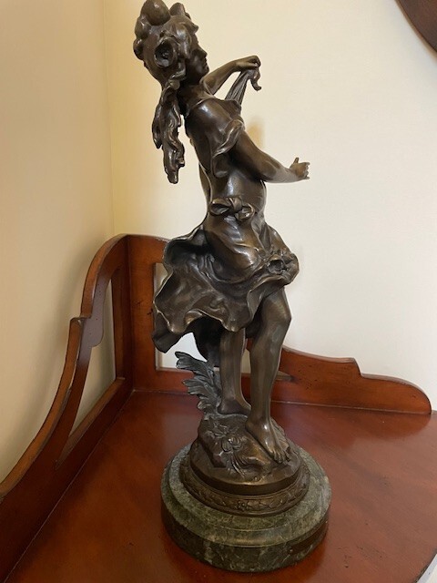 Auguste Moreau Figural Bronze - En Vedette - Signed