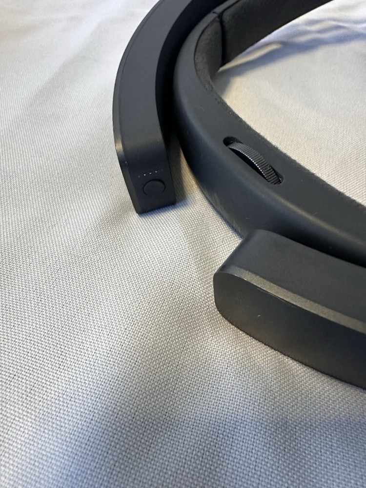 Microsoft HoloLens Developer Edition 1st Generation & Genuine Carry Case