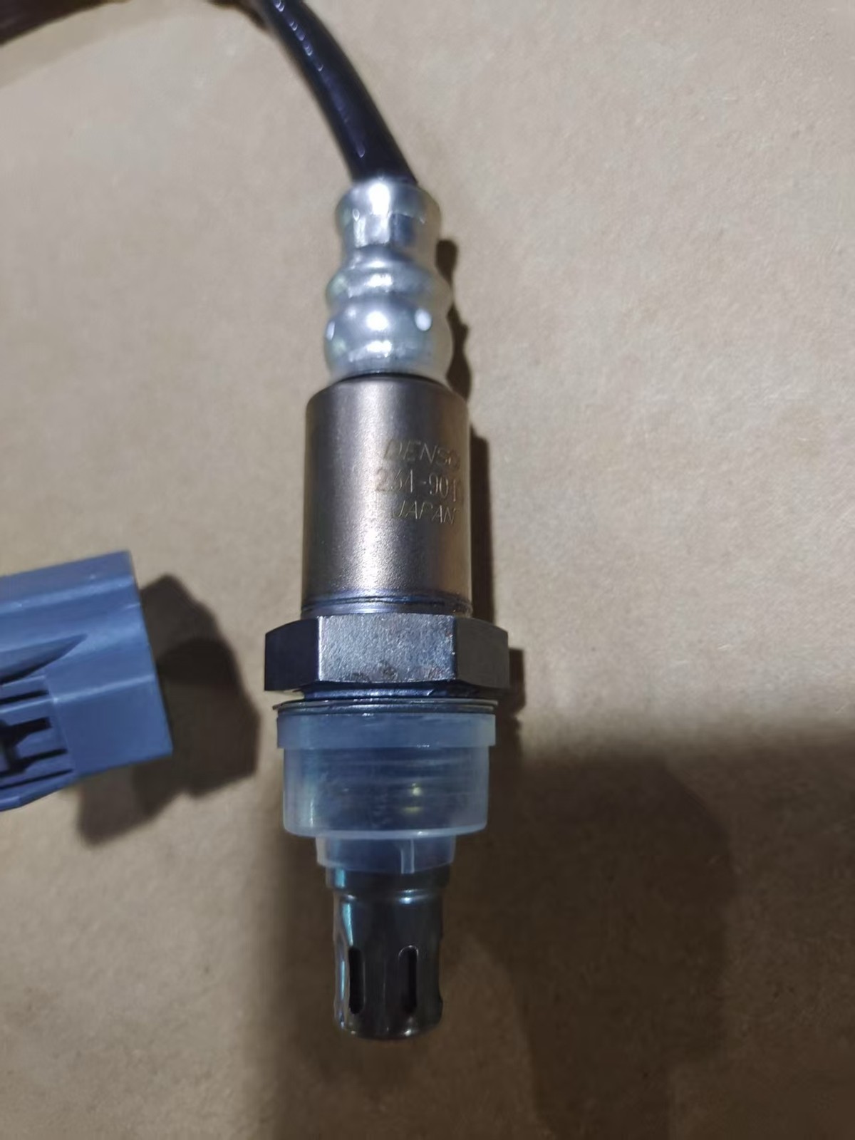 OEM DENSO 234-9040 Fuel To Air Ratio Sensor`