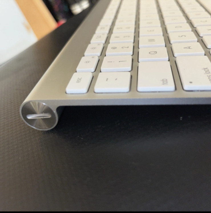 Apple Wireless Bluetooth Keyboard A1314, Tested, Works