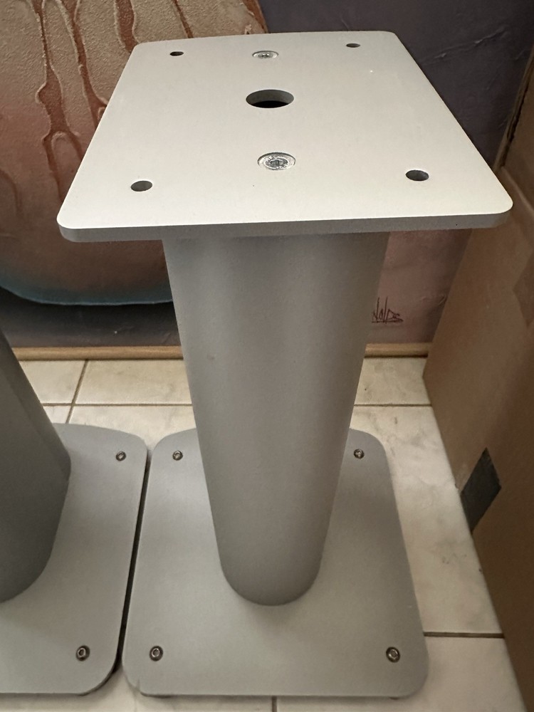 Meridian DSP3100 20" Speaker Stands Silver ( Pair )