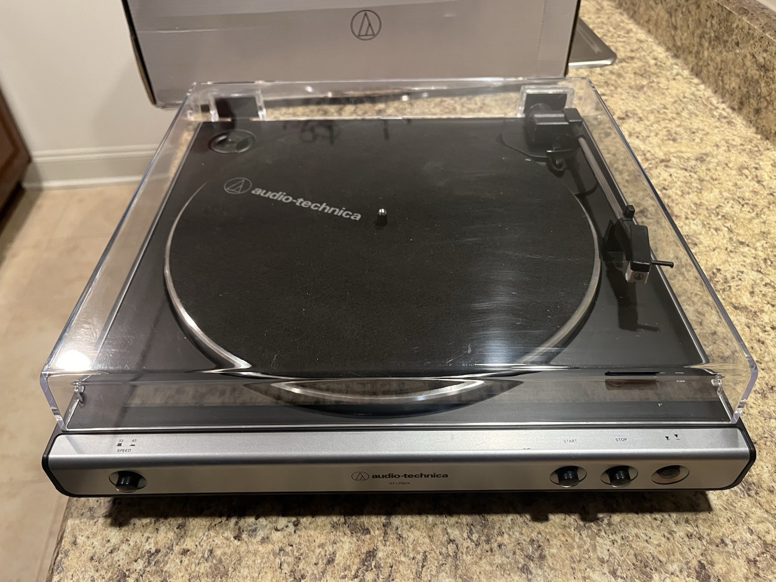 Audio-Technica AT-LP60X Automatic Belt-Drive Turntable BLACK/GUNMETAL