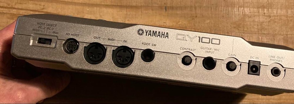 YAMAHA QY100 Sampler Sequencer Sound Module Rhythm Machine