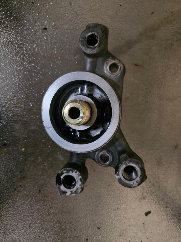 Yanmar 1GM Oil Filter Mount