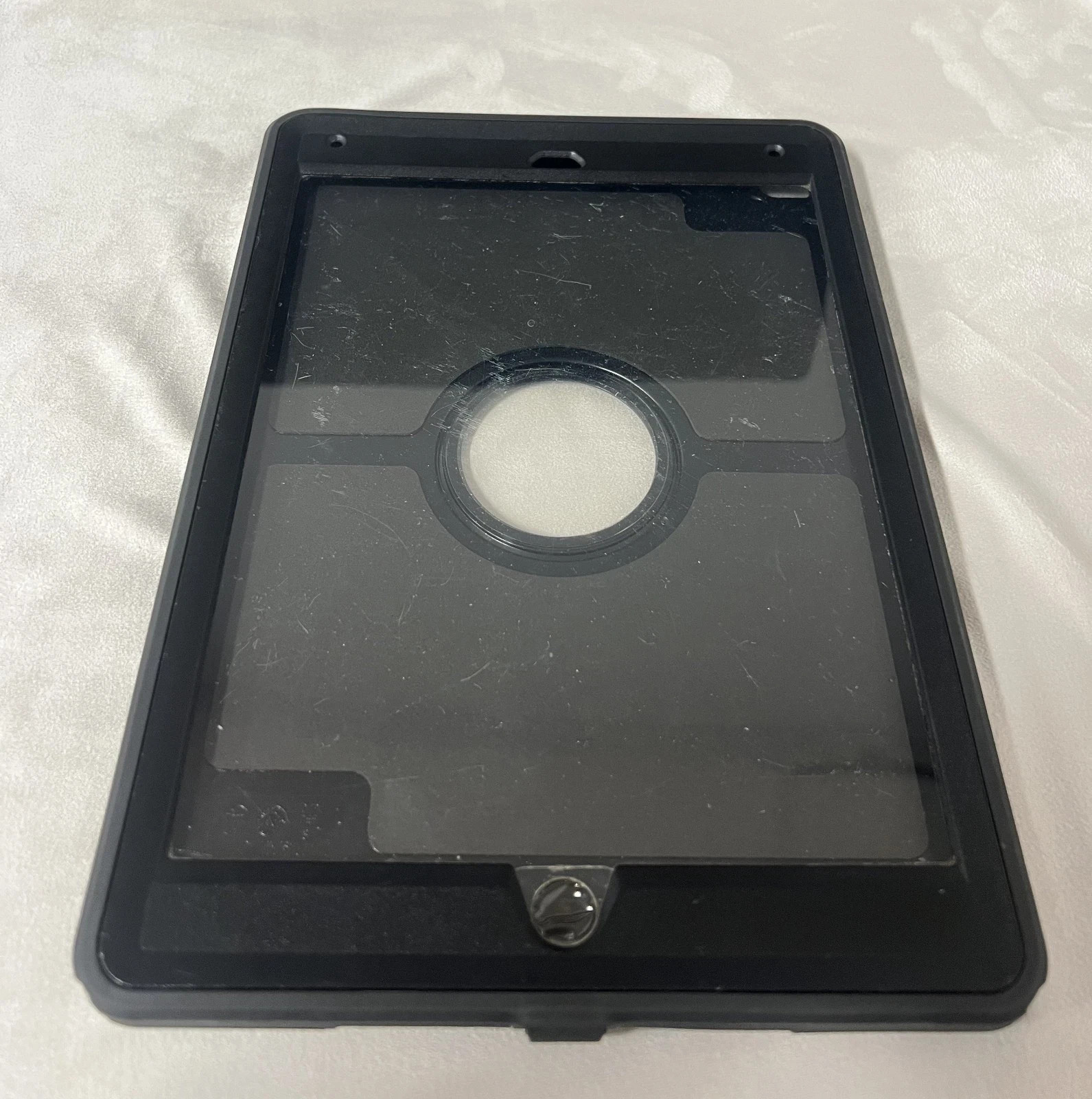 OtterBox Defender Series Case for Apple iPad Air 2 (A1566/A1567) USED
