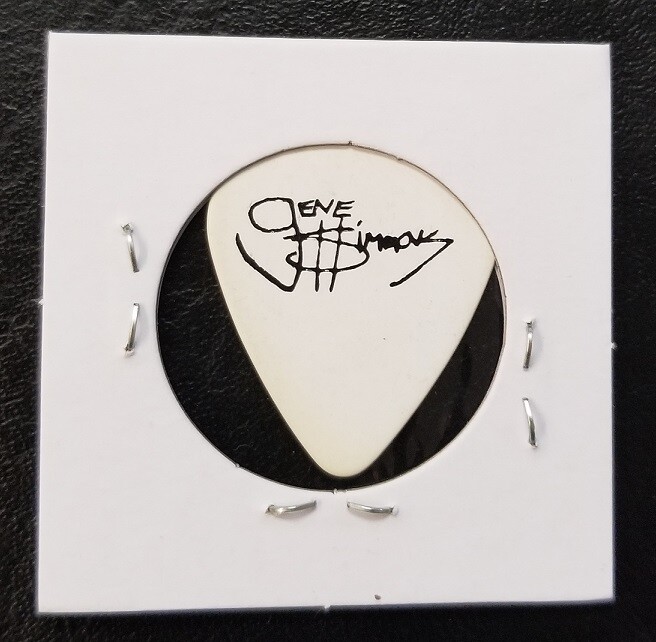 KISS / GENE SIMMONS PSYCHO CIRCUS TOUR (THIN PRINT & SIGNATURE) GUITAR PICK
