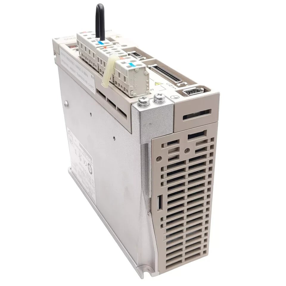 1PC Yaskawa SGDH-01BE Servo Driver SGDH01BE New In Box Expedited Shipping