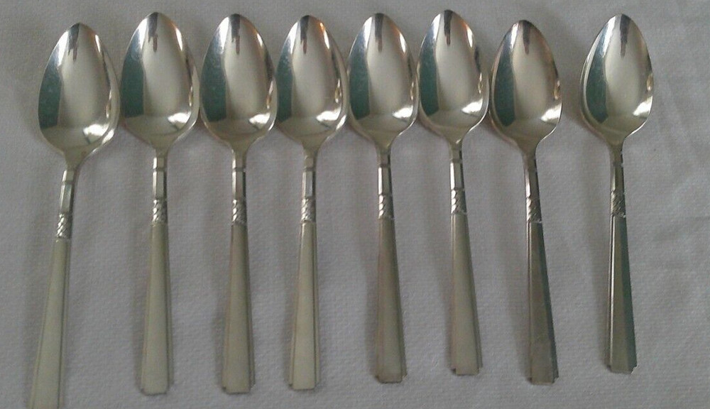 1881 Rogers Oneida CAPRI Silverplate 8-Teaspoons Flatware
